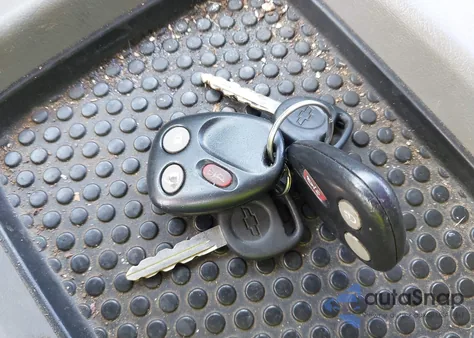 2004 Chevrolet Suburban 1500 Z71 z USA, uszkodzony, nr VIN 3GNFK16Z94G244030